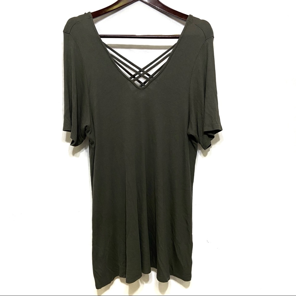 TORRID PLUS 3X GREEN SUPER SOFT KNITS CRISS CROSS VNECK TUNIC TOP